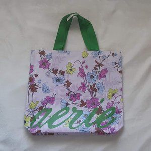 ⭐ FREE w/ $30 spend: aerie | Floral Shopping Tote⭐